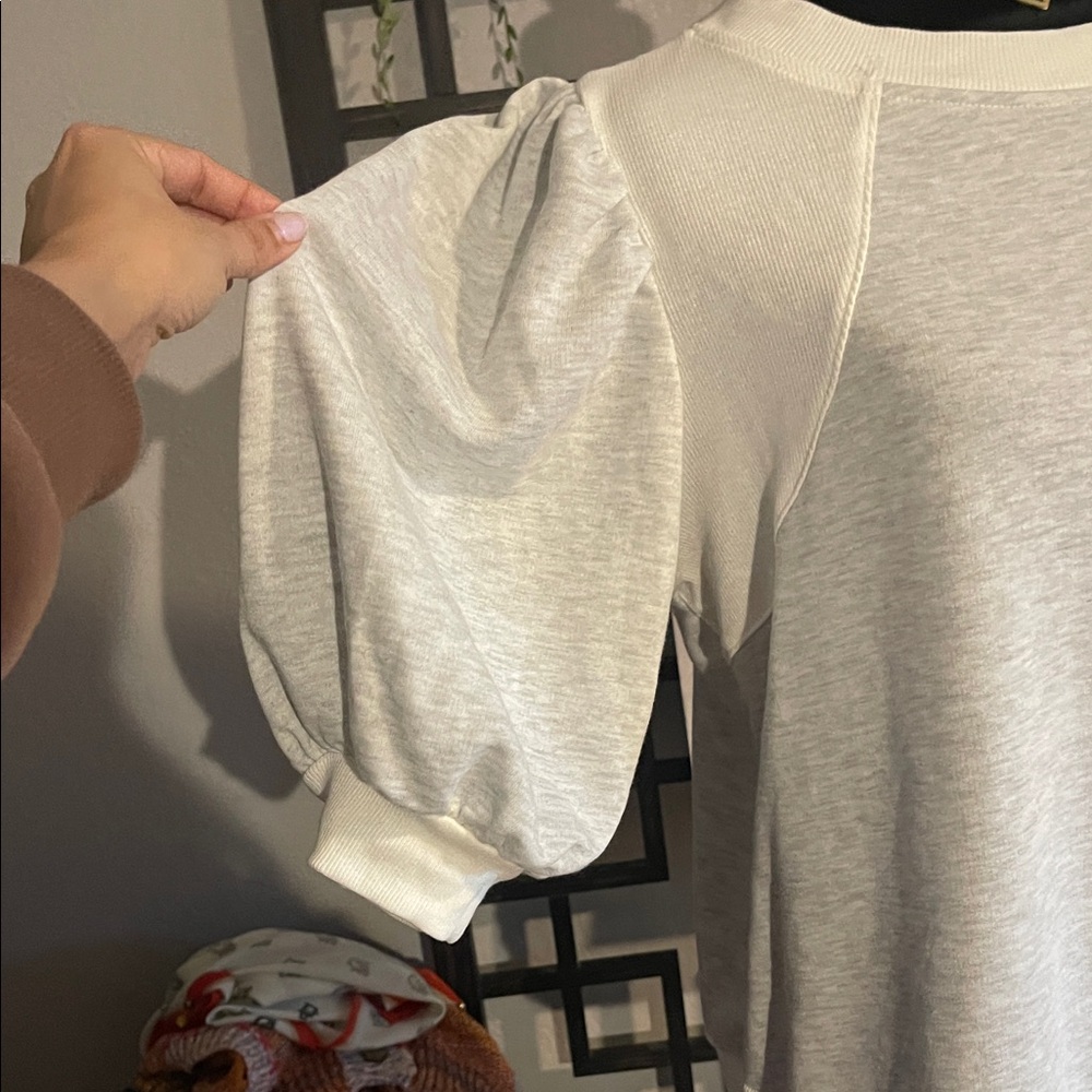 ShopEvelynne Gray Puff Sleeve Top - Picture 4 of 6